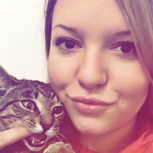 Meet your Posher, Alyssa